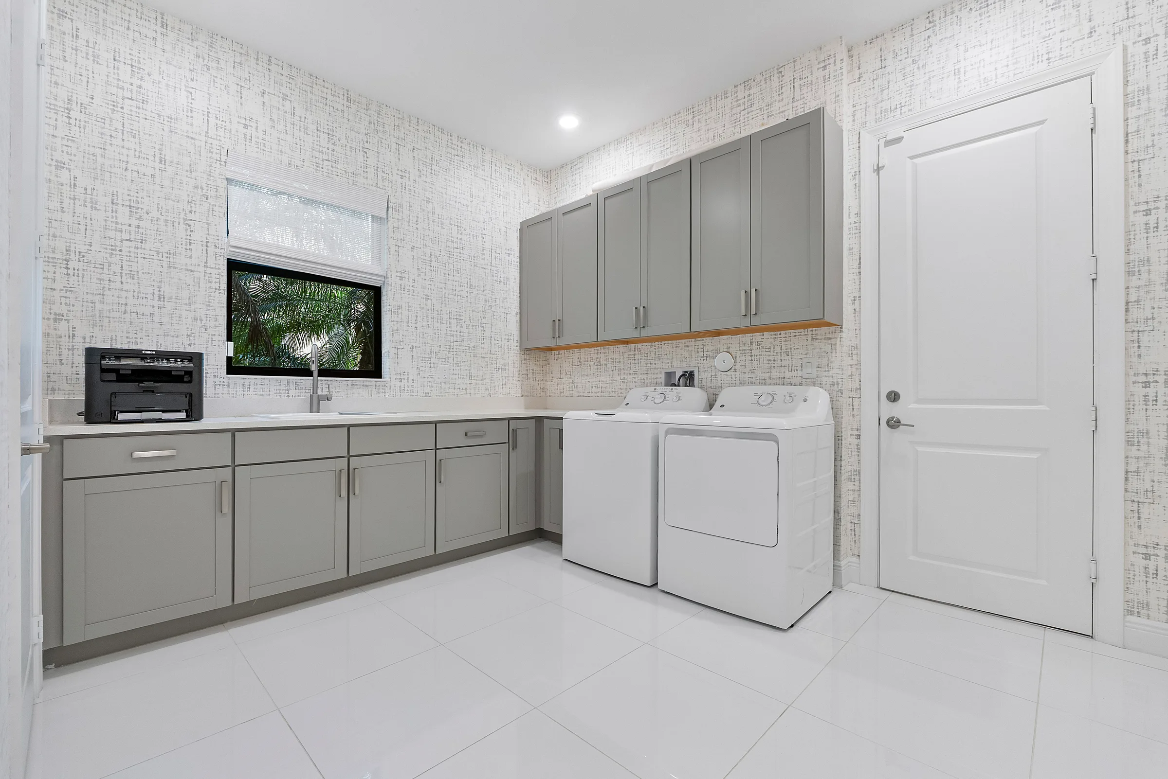 Empty home — 8685 Parkland Bay Dr